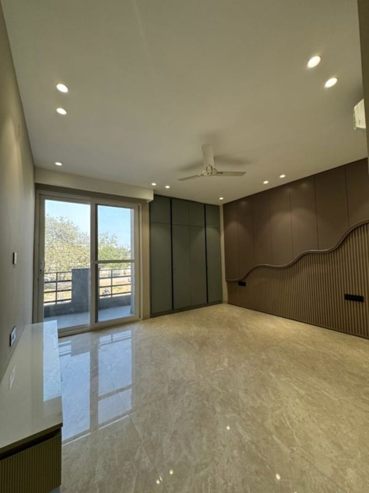 Room, sector 56 3 Bedroom 186 Sq.Yd. Builder Floor In Sector 56 Gurgaon 10091118