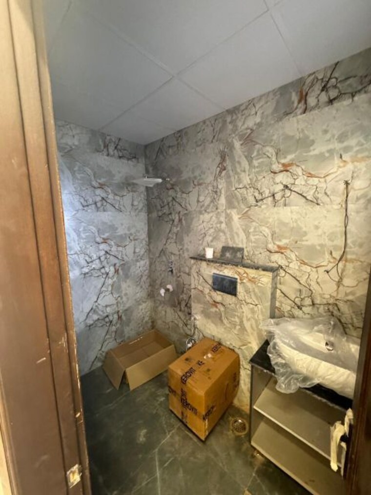 Bathroom, vasant vihar 5 Bedroom 10000 Sq.Yd. Villa In Vasant Vihar Delhi 10091126