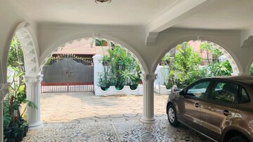 Parking in 5 BHK Independent House at Saligramam – for Sale