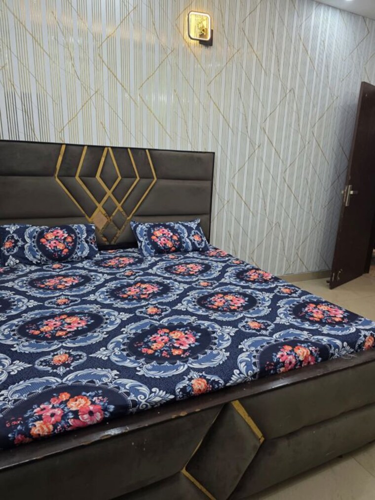 Bedroom, freedom fighters enclave 4 Bedroom 200 Sq.Ft. Builder Floor In Freedom Fighters Enclave Delhi 10091179