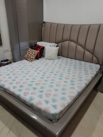 Bedroom in 4 BHK Independent House at Nizamuddin East – for Sale