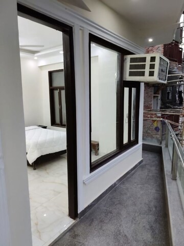 Room in 3.5 BHK Apartment at Chattarpur – for Sale