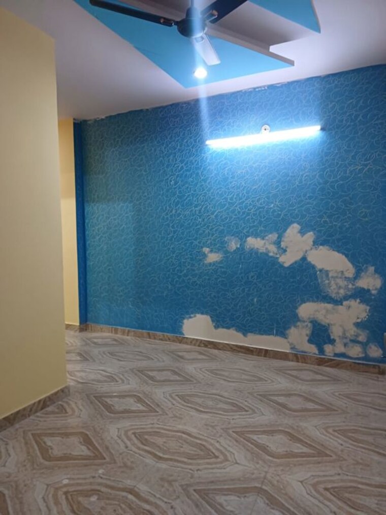 Room, dwarka mor 2 Bedroom 55 Sq.Yd. Builder Floor In Dwarka Mor Delhi 10091250