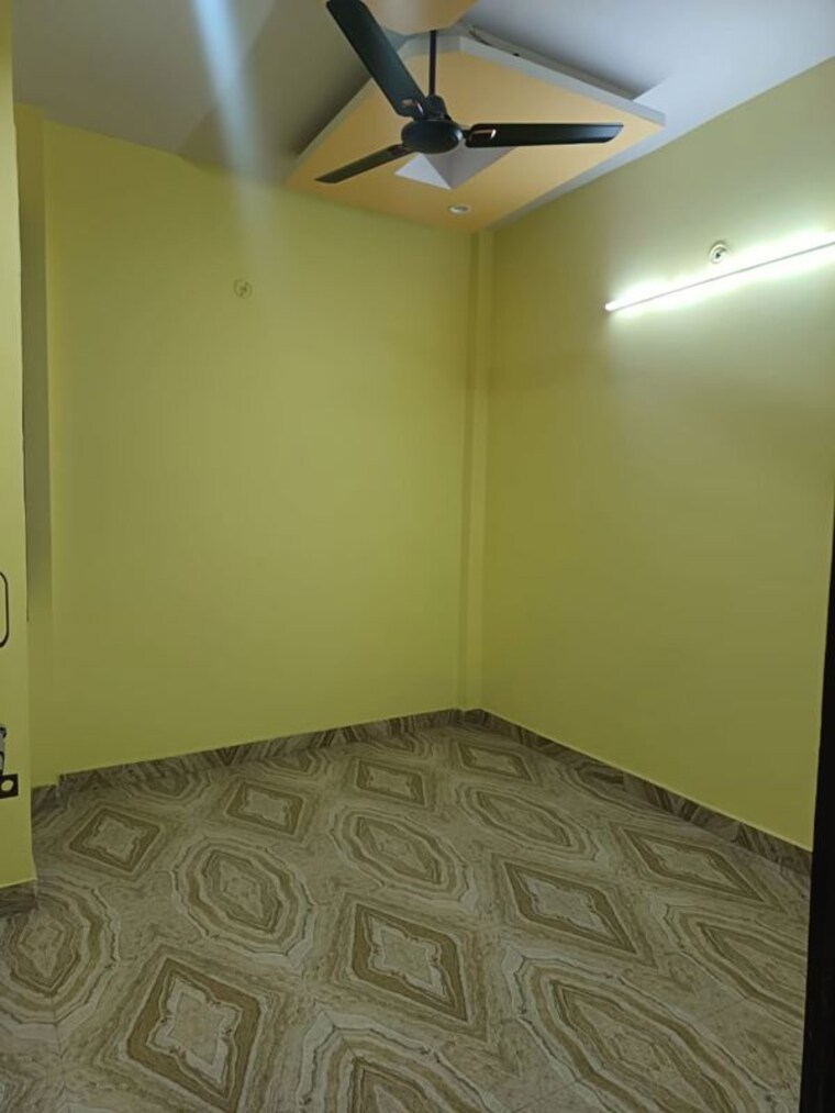 Bedroom, dwarka mor 2 Bedroom 55 Sq.Yd. Builder Floor In Dwarka Mor Delhi 10091250