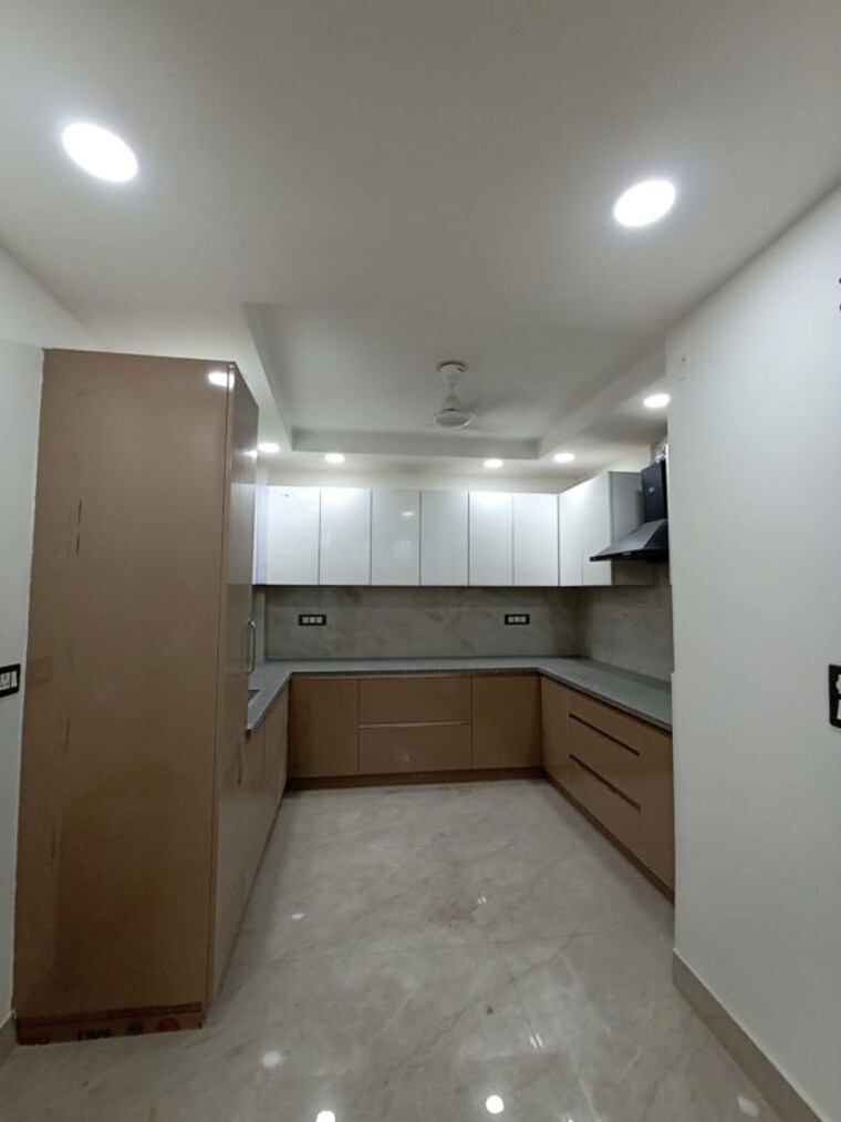 Bathroom, freedom fighters enclave 4 Bedroom 2000 Sq.Ft. Builder Floor In Freedom Fighters Enclave Delhi 10091316