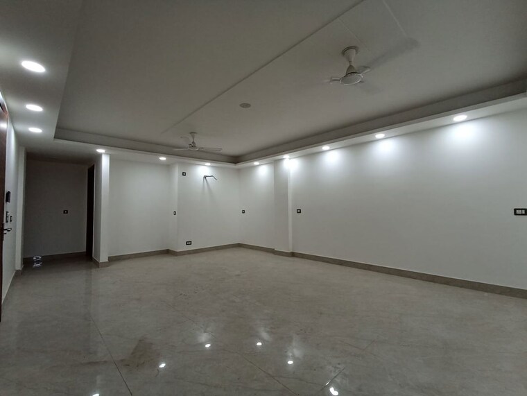 Room, freedom fighters enclave 4 Bedroom 2000 Sq.Ft. Builder Floor In Freedom Fighters Enclave Delhi 10091316
