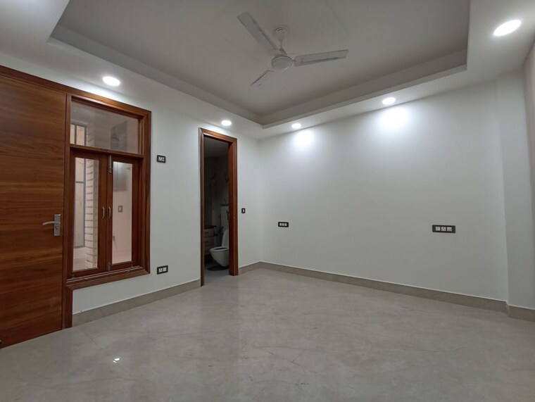 Room, freedom fighters enclave 4 Bedroom 2000 Sq.Ft. Builder Floor In Freedom Fighters Enclave Delhi 10091316