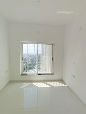 Room in 3 BHK Apartment at Runwal The Central Park, Chinchwad – for Sale