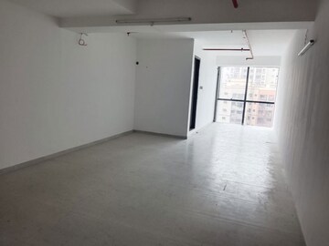 Room in 1 BHK Apartment at Yash CHS Malad, Malad East – for Rent