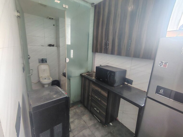 Team Area, netaji subhash place Commercial Office Space 988 Sq.Ft. In Netaji Subhash Place Delhi 10091466