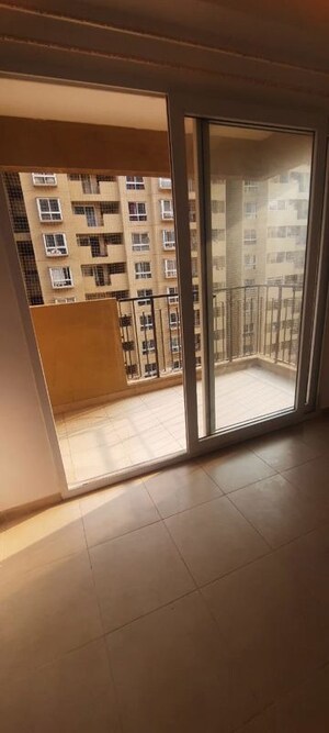 Room in 2 BHK Apartment at Bhartiya Nikoo Homes, Thanisandra Main Road – for Rent