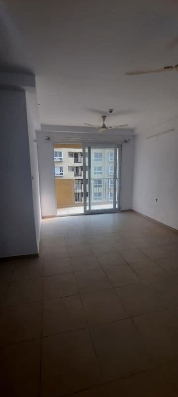 Room in 2 BHK Apartment at Bhartiya Nikoo Homes, Thanisandra Main Road – for Rent