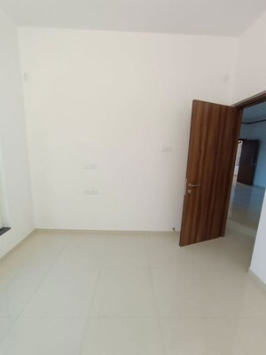 Room in 2 BHK Apartment at Runwal The Central Park, Chinchwad – for Sale