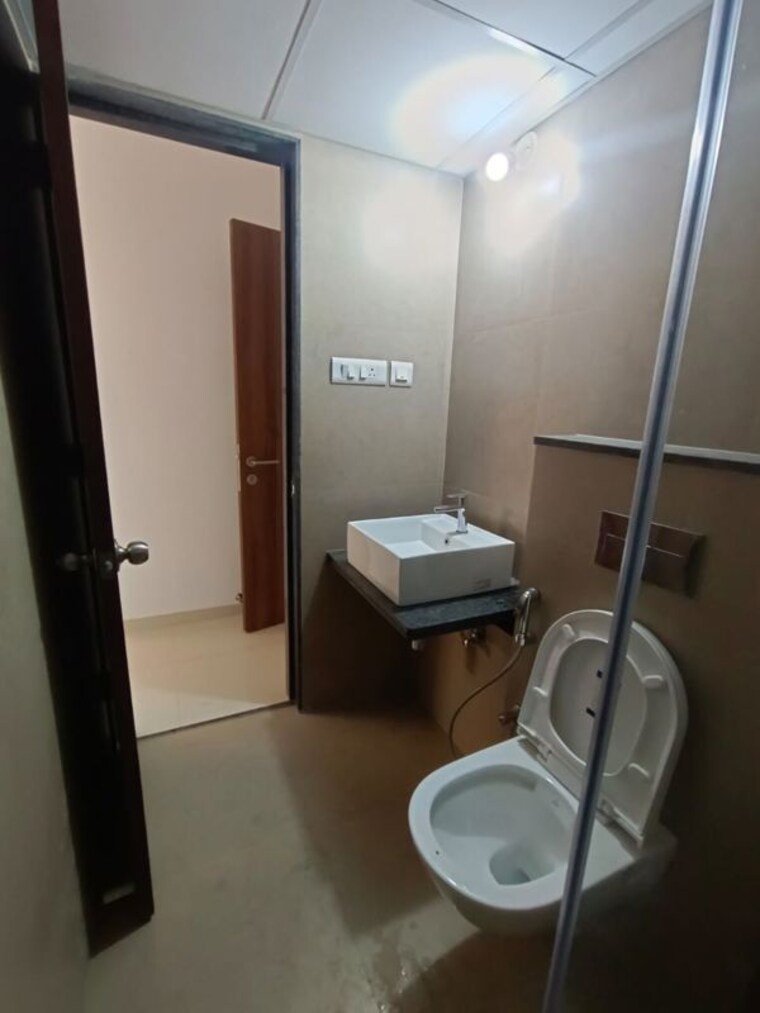 Bathroom, runwal-the-central-park 2 Bedroom 666 Sq.Ft. Apartment In Chinchwad Pune 10089552