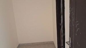 Room in 4 BHK Penthouse at Amrapali Silicon City, Sector 76 – for Sale