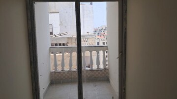 Room in 4 BHK Penthouse at Amrapali Silicon City, Sector 76 – for Sale