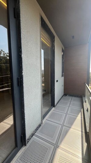 Building Lobby in 3 BHK Builder Floor at Sector 56 – for Rent