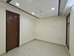 Room in 3 BHK Builder Floor at South Delhi – for Sale