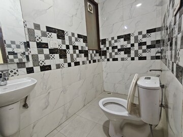 Bathroom in 3 BHK Builder Floor at South Delhi – for Sale