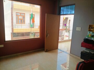 Room in 3 BHK Independent House at Vrindavan Yojna – for Rent