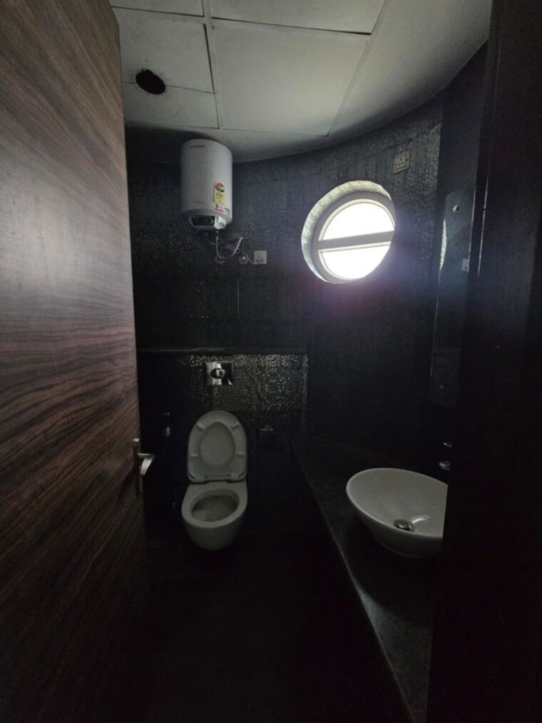 Bathroom, krrish-provence-estate 4 Bedroom 5800 Sq.Ft. Apartment In Gurgaon Faridabad Road Gurgaon 10075442