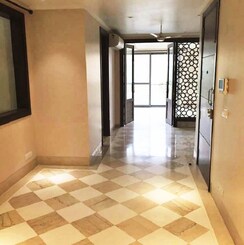 4 BHK + Servant Room Builder Floor For Rent in Defence Colony