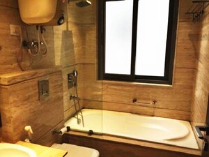 Furnished Amenities in 4 BHK Builder Floor at Defence Colony – for Rent