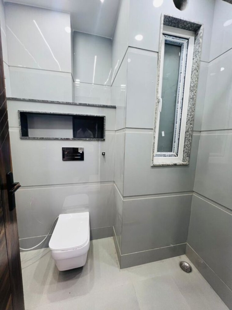 Bathroom, nawada 3 Bedroom 805 Sq.Ft. Builder Floor In Nawada Delhi 10092134