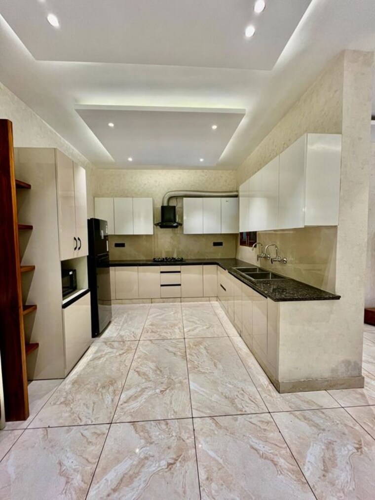 Kitchen, ambala highway 3 Bedroom 227 Sq.Yd. Builder Floor In Ambala Highway Zirakpur 10091929