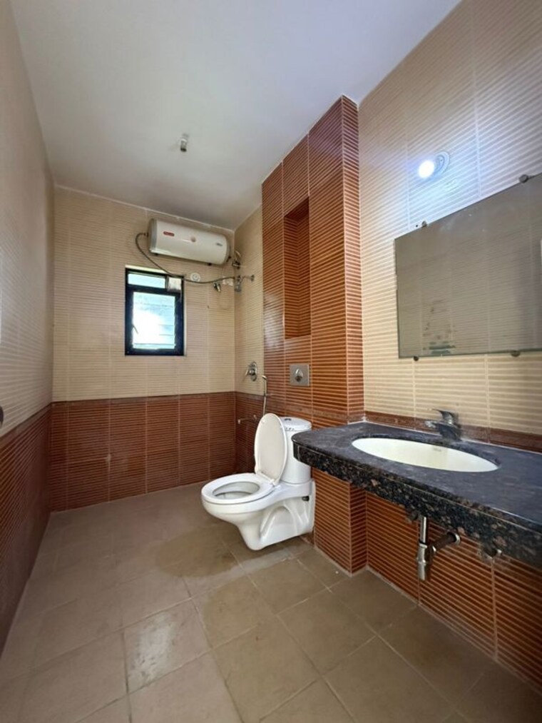 Bathroom, golden-cascade 3 Bedroom 2000 Sq.Ft. Apartment In Wakad Pune 10092148