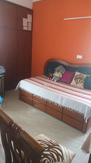Bedroom in 3 BHK Apartment at Jalvayu Towers, Sector 56 – for Rent