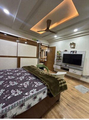 Bedroom in 5 BHK Builder Floor at DLF Centre Point, Sector 11 – for Sale