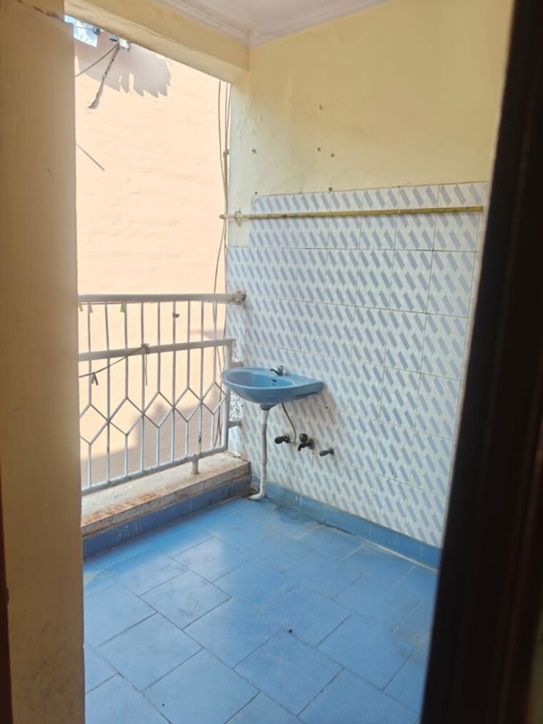 Bathroom, ip extension 1 Bedroom 250 Sq.Ft. Apartment In Ip Extension Delhi 10092590