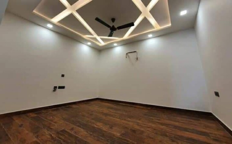 Room, puri-aman-vilas 4 Bedroom 311 Sq.Yd. Builder Floor In Sector 89 Faridabad 10092504