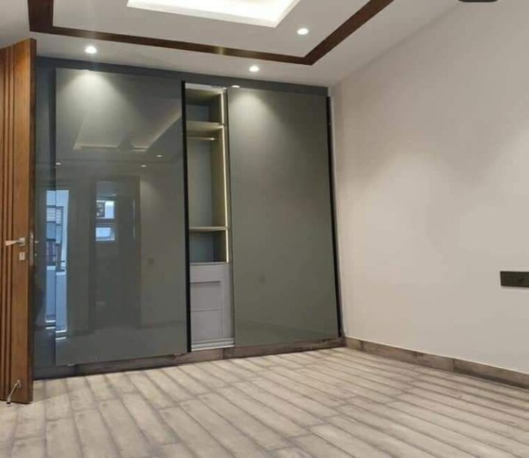 Room, puri-aman-vilas 4 Bedroom 311 Sq.Yd. Builder Floor In Sector 89 Faridabad 10092504