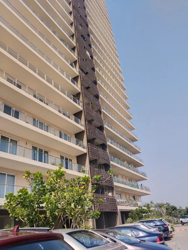 3 BHK + Servant Room Apartment For Sale in Mahindra Luminare