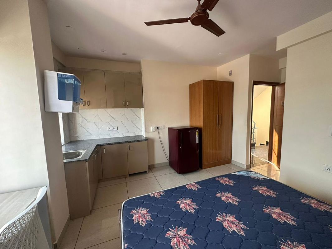 1 RkBuilder Floor For Rent in South City Arcade