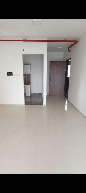 2 BHK Apartment For Rent in Kalpataru The Sunrise, Kolshet Road