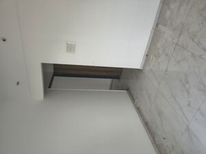 Room in 2 BHK Apartment at Ghatkopar East – for Rent