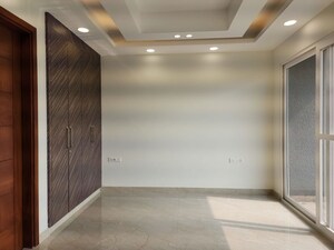 Room in 3 BHK Builder Floor at BPTP District 3, Sector 85 – for Sale