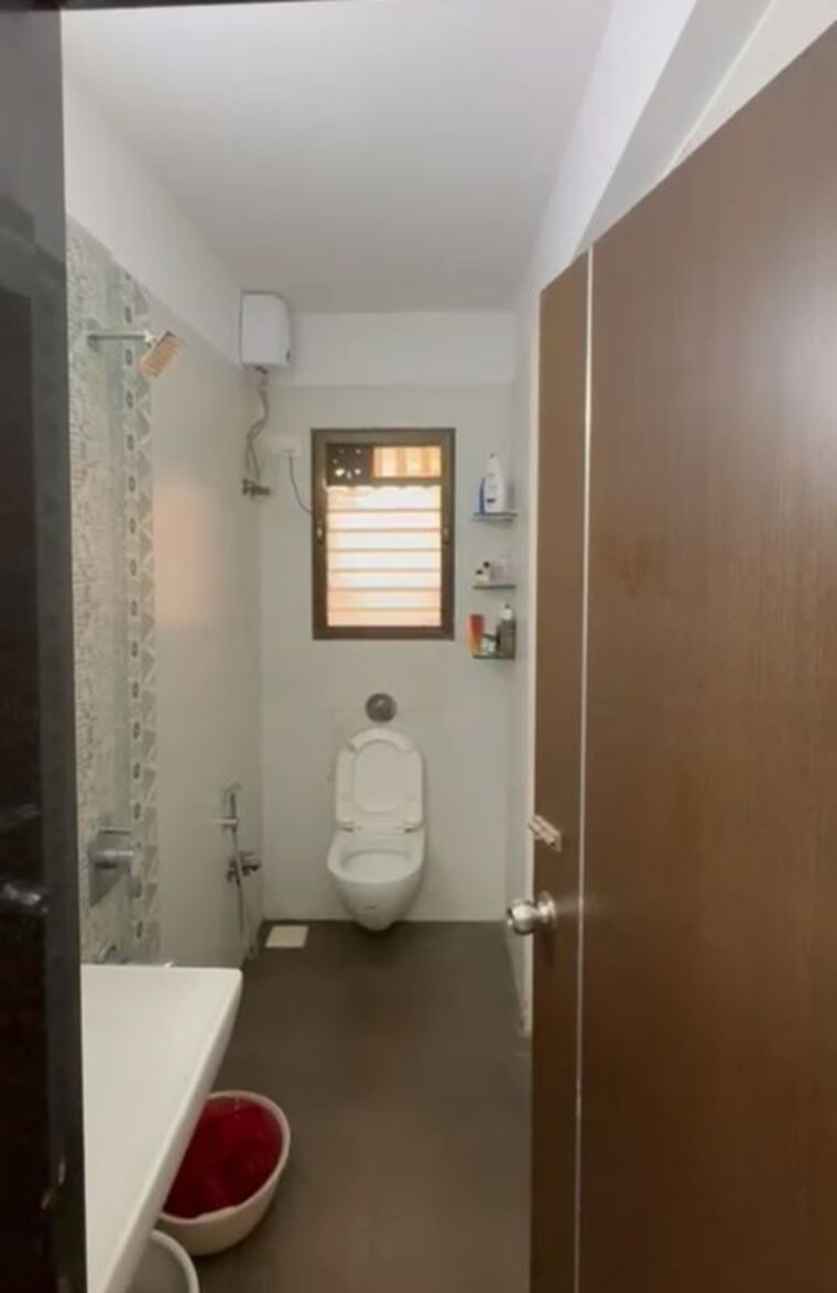 Bathroom, ekta-chs-andheri 2 Bedroom 750 Sq.Ft. Apartment In Andheri West Mumbai 10093109