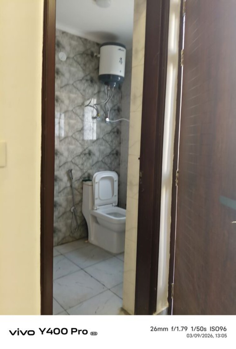 Bathroom, saket 1 Bedroom 450 Sq.Ft. Apartment In Saket Delhi 10093143