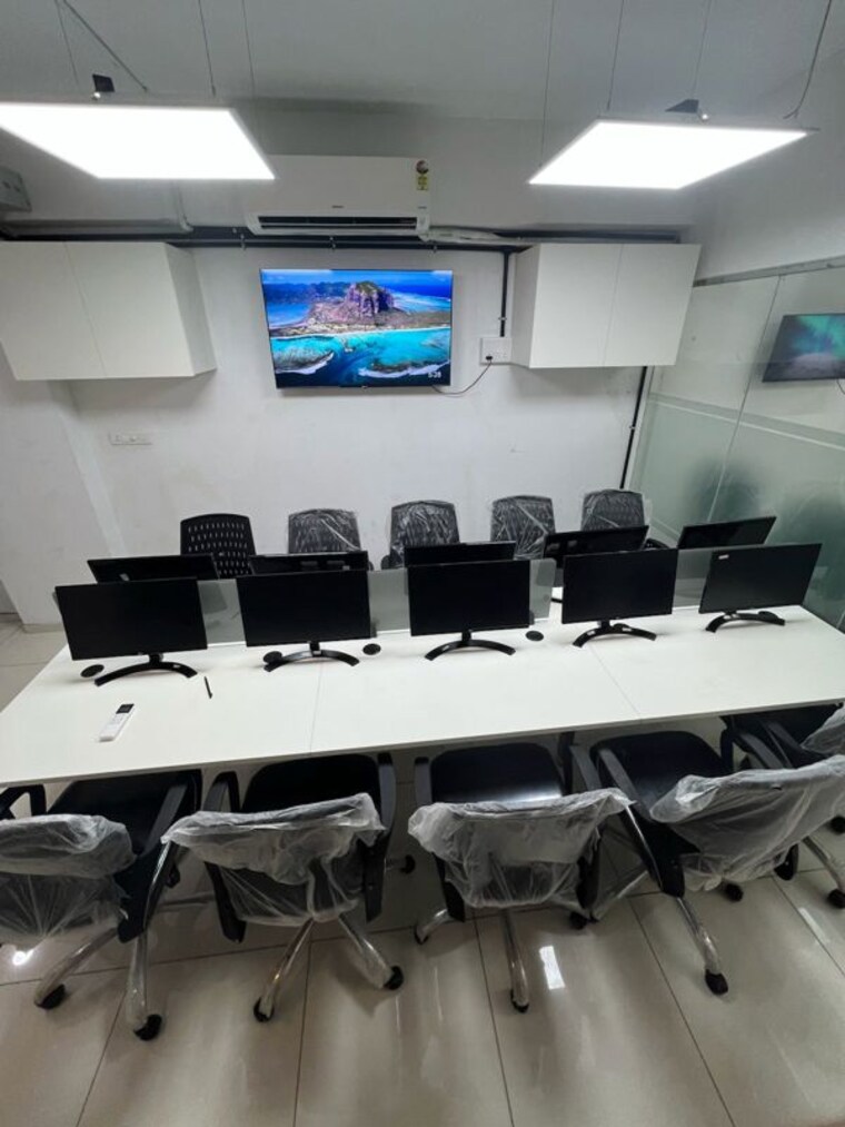 Team Area, gota Commercial Office Space 933 Sq.Ft. In Gota Ahmedabad 10093134
