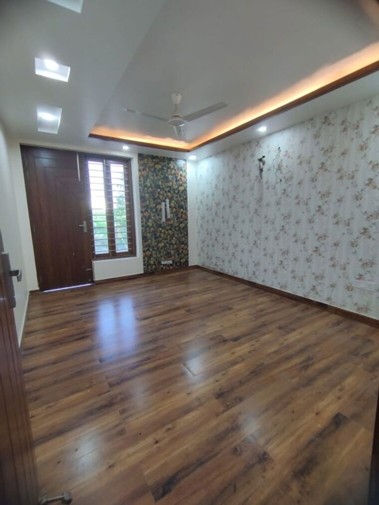 Room, bptp-district-3 3 Bedroom 180 Sq.Yd. Builder Floor In Sector 85 Faridabad 10093121