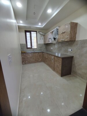 Kitchen in 3 BHK Builder Floor at BPTP District 3, Sector 85 – for Sale
