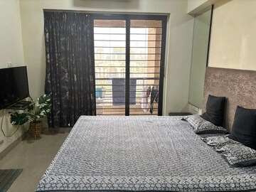 Bedroom in 2 BHK Apartment at Raheja Interface Heights, Malad West – for Rent