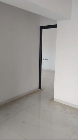Room in 2 BHK Apartment at Jyoti Royal CHS, Andheri West – for Sale