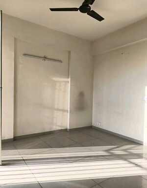 Room in 3 BHK Apartment at Wave Dream Homes, Wave City – for Rent