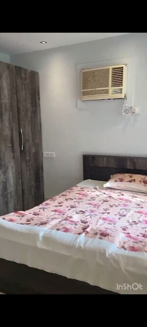 Bedroom in 2 BHK Apartment at Bandra West – for Rent