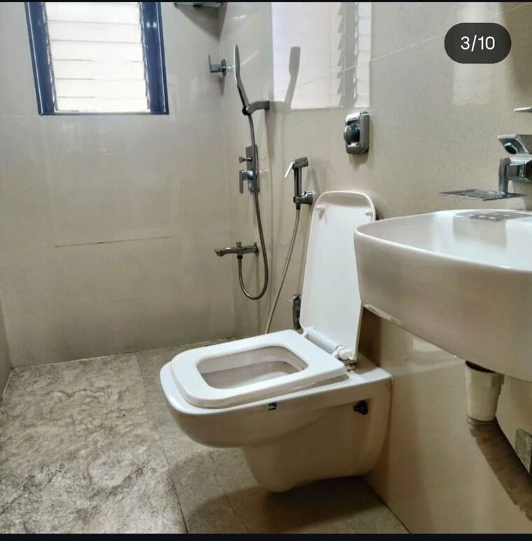 Bathroom, seema-apartment-bandra 2 Bedroom 750 Sq.Ft. Apartment In Bandra West Mumbai 10093549